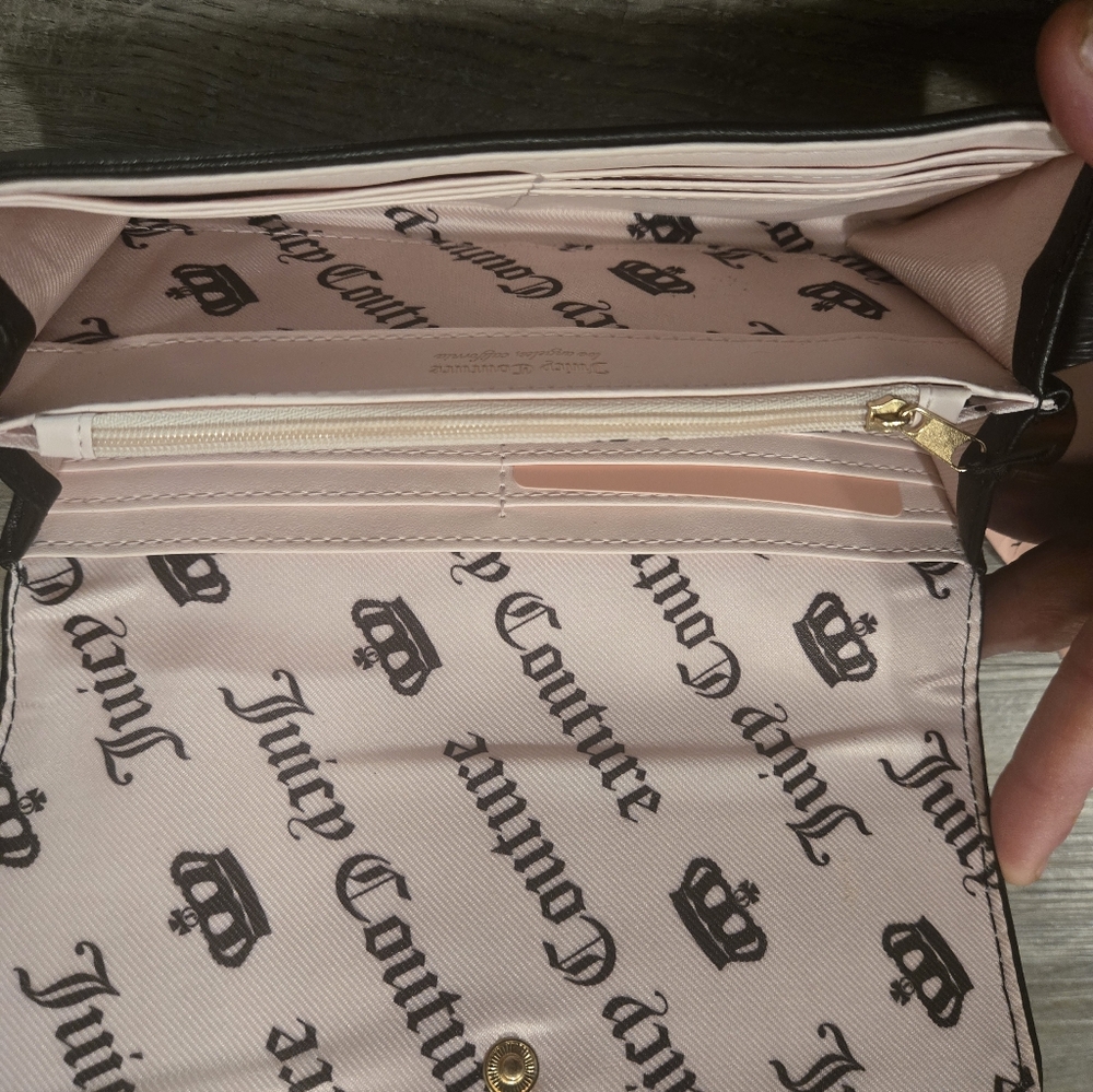Juicy Couture Black Quilted Heart Wallet with Gold Double Heart Accent New - Picture 3 of 5